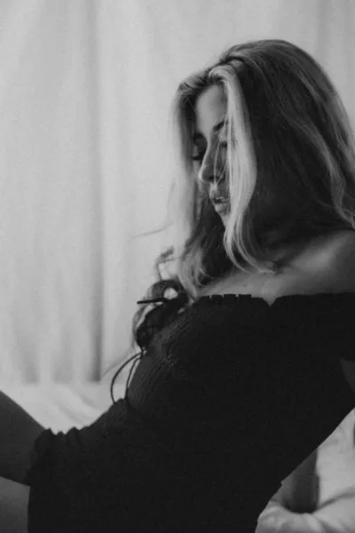 How Much Should I Be Paying for an Escort?