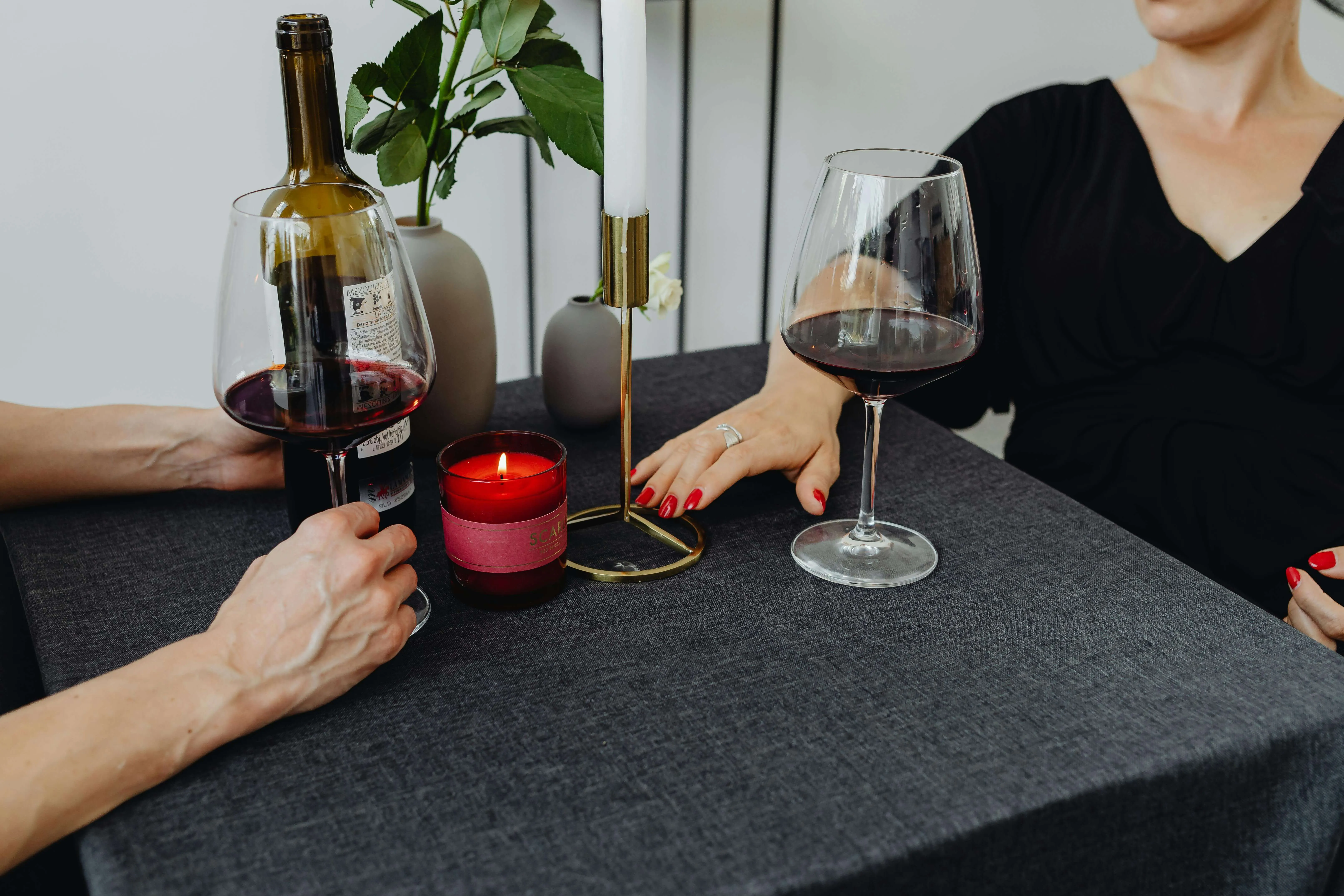 Impress Your Escort on Your Dinner Date